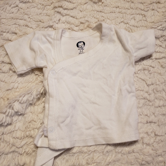 Lot 0-3 Months Assorted Girls Clothes, Bibs, Cloth - Picture 9 of 10